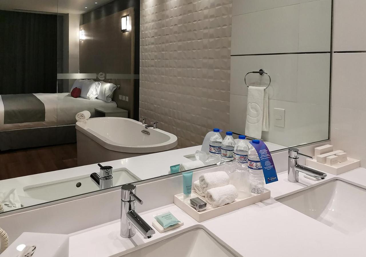 Ramada Encore By Wyndham Guadalajara Aeropuerto Las Pintas Luaran gambar
