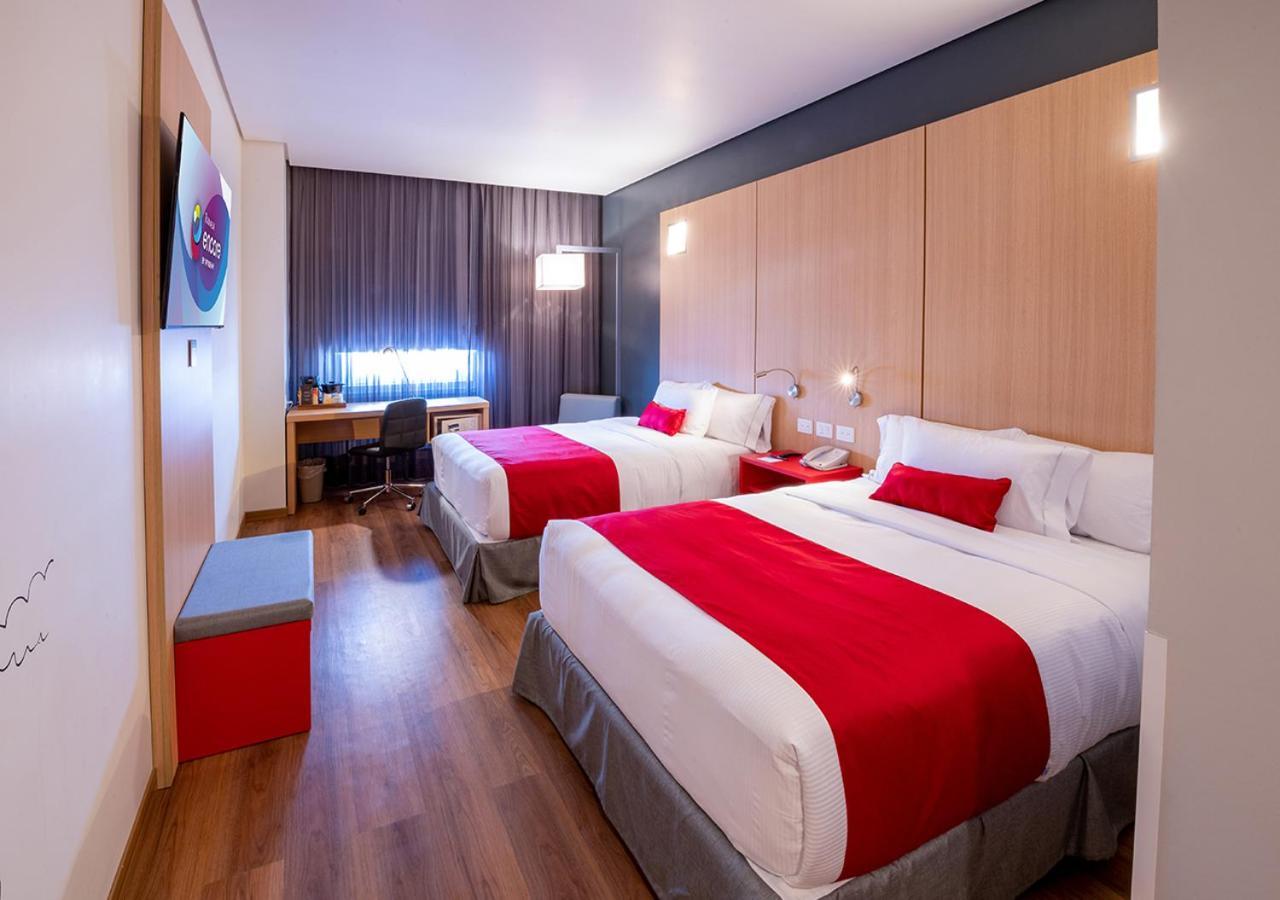 Ramada Encore By Wyndham Guadalajara Aeropuerto Las Pintas Luaran gambar
