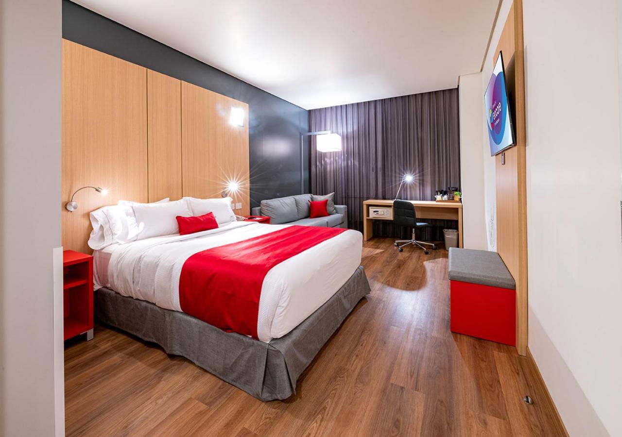 Ramada Encore By Wyndham Guadalajara Aeropuerto Las Pintas Luaran gambar