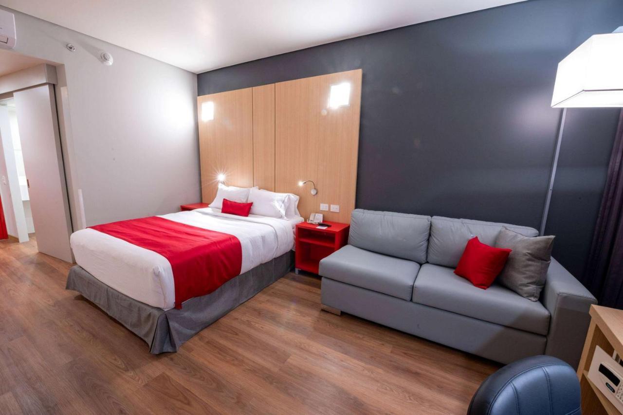 Ramada Encore By Wyndham Guadalajara Aeropuerto Las Pintas Luaran gambar