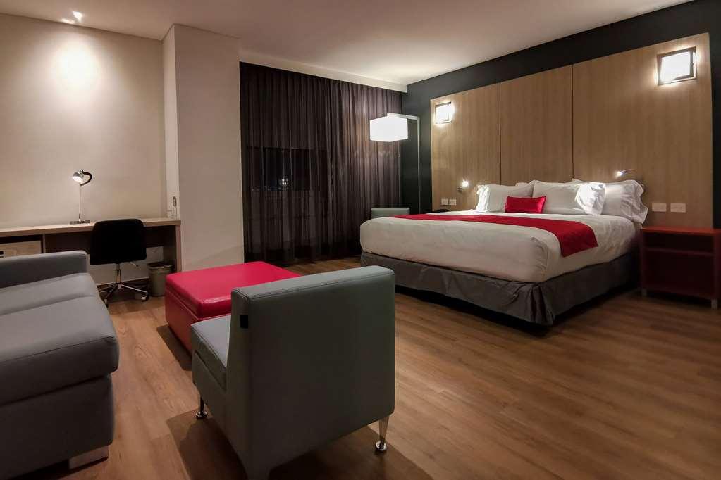 Ramada Encore By Wyndham Guadalajara Aeropuerto Las Pintas Bilik gambar