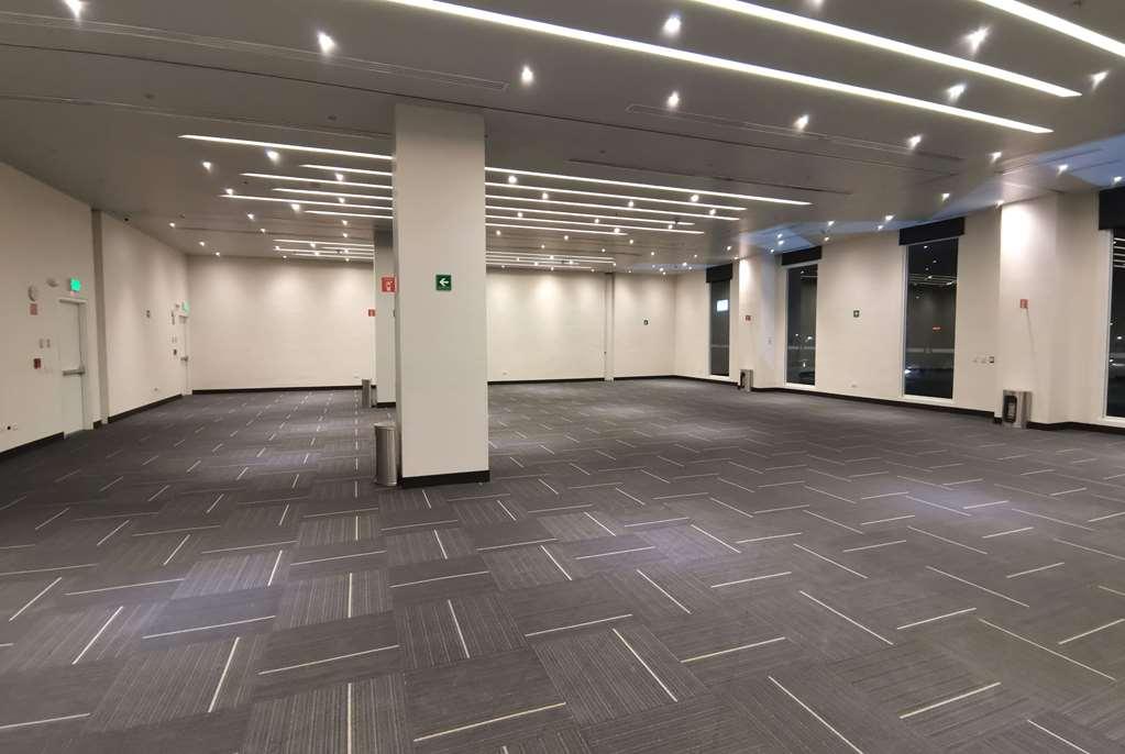 Ramada Encore By Wyndham Guadalajara Aeropuerto Las Pintas Kemudahan gambar